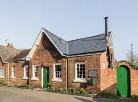 Station Masters Cottage, hotel with parking in Kidderminster