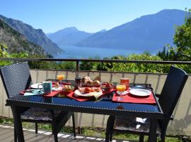 Ferienwohnung-Casa-Uta-Gardasee-Limone-Tremosine, appartamento a Tremosine Sul Garda