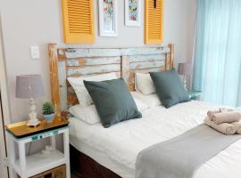 The Coelacanth Guest House And Beach Thyme Self Catering, hotel v destinaci Kiddʼs Beach