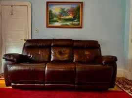 Stylish, Cozy 2BR Private Apt, 1st Floor, Well-Appointed, Near Providence, MA, RI Line, I-95 Access