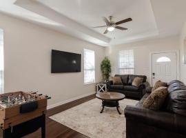 Modern 3 Bedroom-just minutes from downtown Dallas, vacation home in Dallas