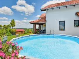 Amazing Home In Varazdinske Toplice With 2 Bedrooms And Wifi