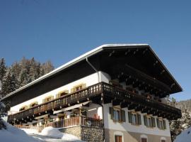 Gstattlhof, hotel a Lago di Braies tó környékén Braiesben