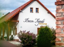 Bocor Fogadó, B&B in Kisharsány