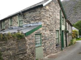 Ty Hen - Quirky Grade II Listed Cottage