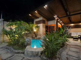 Elegant Villa in La Fortuna with spacious backyard plus very private pool & parking