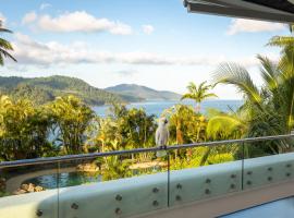 Bella Azure Two Bedroom Two Bathroom Spacious Ocean-view Apartment With Golf Buggy, hotel near Whitehaven Beach, Hamilton Island