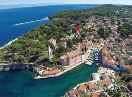 2 Bedroom Awesome Apartment In Veli Losinj