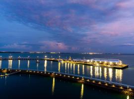 Absolute Waterfront - Tropical Aurora Top Floor Over The Water, hotel cerca de Laguna artificial de Darwin, Darwin