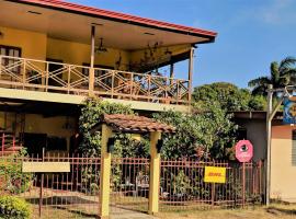 Hostal Doña Maria, hotel in Pedasí Town