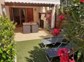 Villa club Sanary dans résidence fermée et arborée 10min a pied de la plage