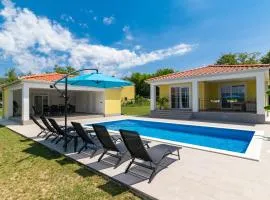 Villa Mario with private heated saltwater pool