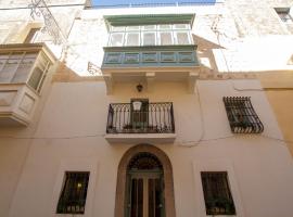 Town house steeped in history, cottage in Rabat