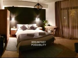 Boutique Rooms Luna、ウマグのホテル