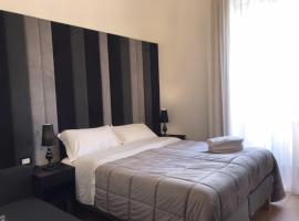 Motta Palace Apartments & Rooms, hotel econômico em Motta SantʼAnastasia