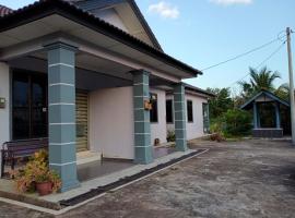 Rumah Tamu Pekan (semi D), alquiler vacacional en Pekan