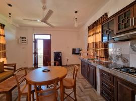 Grand Station Residence (Rose), apartment in Seeduwa