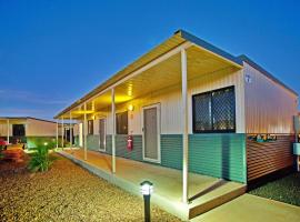 Karratha Lodge TWA, hotel na may parking sa Karratha