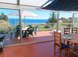Holiday home with fantastic sea views on the Crozon Peninsula, holiday rental in Crozon