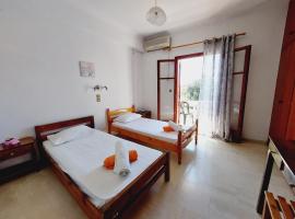 Corfu Elpis Apartments: Ipsos şehrinde bir otel