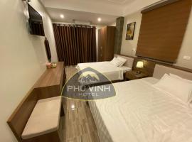 Phú Vinh Hotel، فندق في كوا لو