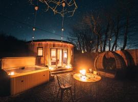 East Thorne Glamping, луксозен къмпинг в Бюд