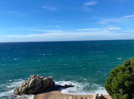 RCE Apartments Calella, brand new next to the beach., hotel i Calella