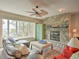Lake Keowee Resort Condo with Balcony and Pool Access!