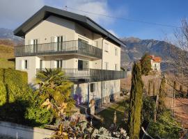 La Vista - Apartment mit Traumblick & Garten, holiday rental in Marlengo