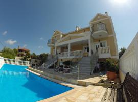Irini's Villa, hotel amb piscina a Argostoli