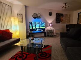 Cosy 2 bedroom Apt with Fast Wi-Fi & Free Parking, hotel near Castlefield Bowl, Manchester