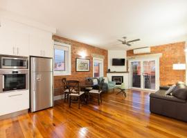 The Bank Apartment - Echuca Holiday Homes, apartment in Echuca