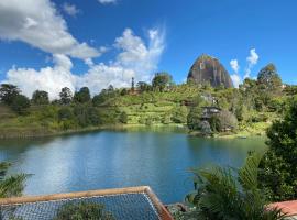 Sotavento Cabañas, chalet i Guatapé