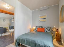 Maison au cœur de la bastide libournaise, hotel in Libourne