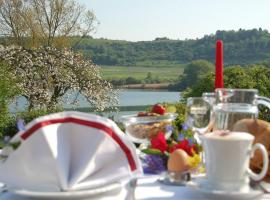 Hotel-Ferienwohnungen Cafe Maarblick, hotel in Schalkenmehren