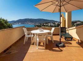 Cap Ras 03 - Ático acogedor con vistas al mar，位于赫罗纳的酒店