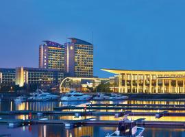 InterContinental Qingdao, an IHG Hotel - Inside the Olympic Sailing Center, hotelli kohteessa Qingdao