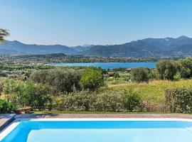 Villa Vittoria con piscina e vista lago by Wonderful Italy, casa de férias em Manerba del Garda