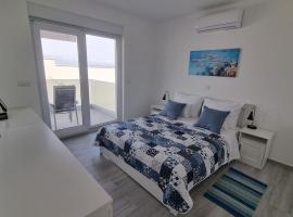 Simuni Delight, hotel a Šimuni