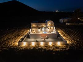Red Beach Harmony suites Sotiria, Hotel in Akrotiri
