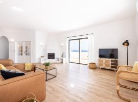 Fortaleza sea view Villa Miramar - Apartment with private pool, hotel in Budens