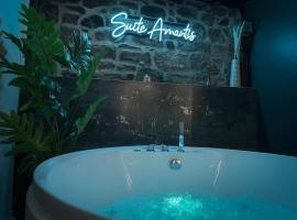 Suite Luxueuse Jacuzzi SUITE AMANTIS By Noma, ξενοδοχείο σε Saint-Chamond