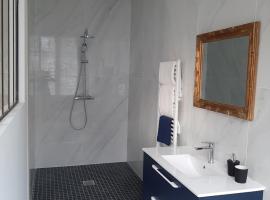 Suite Yves Klein - proche gare et centre-ville- entrée privée, ubytování v soukromí v destinaci Remiremont