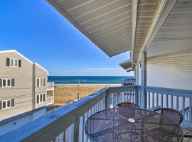 Beachfront Old Orchard Beach Condo with Balcony, apartment in Old Orchard Beach