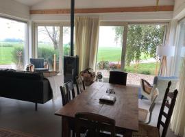 Beautiful Countryside house, close to Amsterdam, hotel with parking in Broek in Waterland