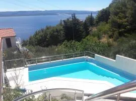 Apartman Traper with sea view and private pool