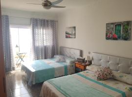 Apartment & Beach breakfast free, hotell i Playa del Burrero
