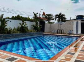 Aguamarina Inn - Casa de descanso con piscina - Tauramena Casanare, hytte i Tauramena