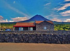 Yes Pico - By the Sea "Casa 3 Vistas", vacation home in Santa Luzia