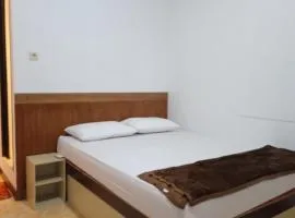 Gorland Hostel near GOR Satria Purwokerto Mitra RedDoorz